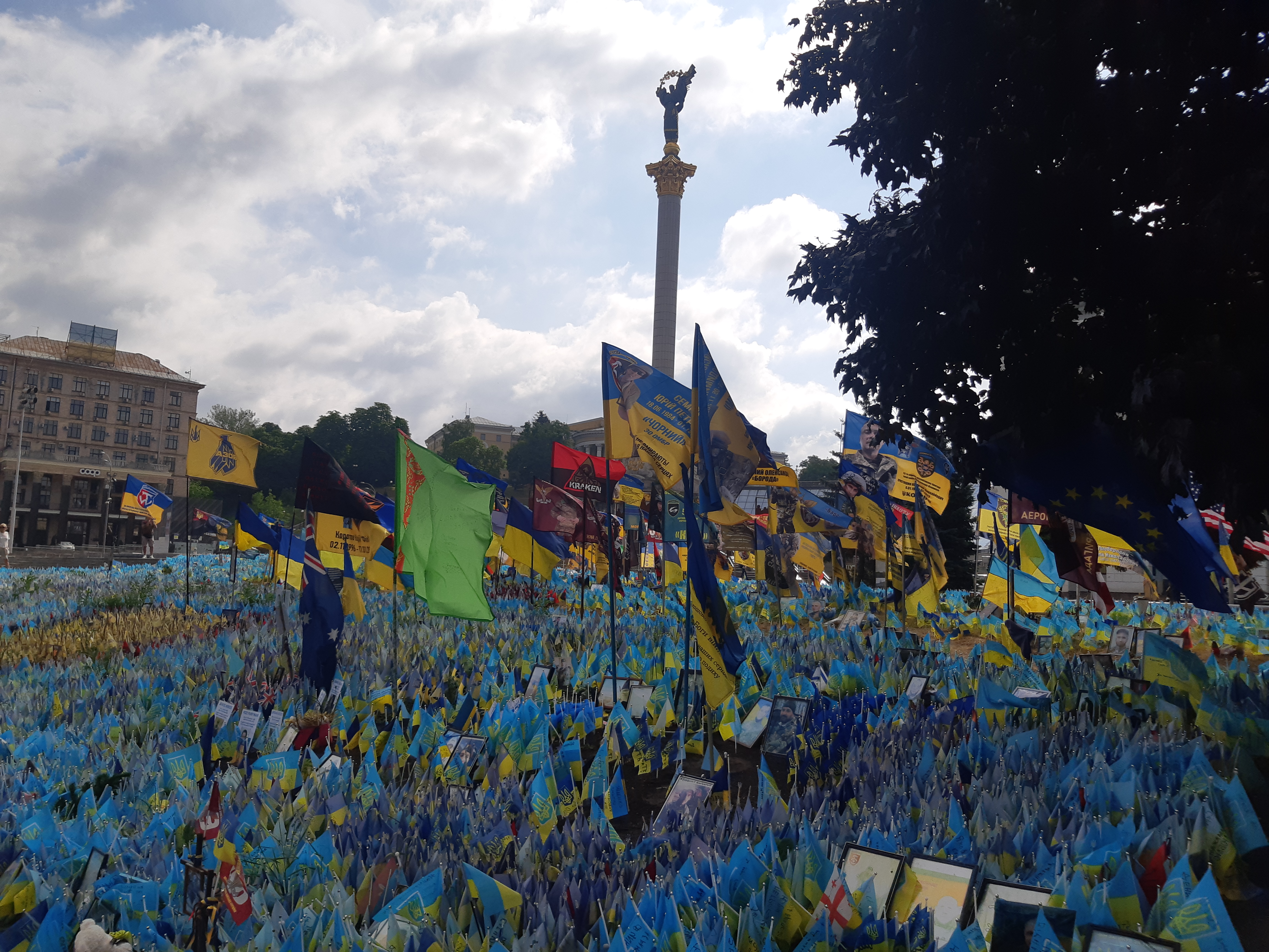 Maidan memorial to fallen soldiers, Kyiv — the human cost of the democracy vs. authoritarianism struggle