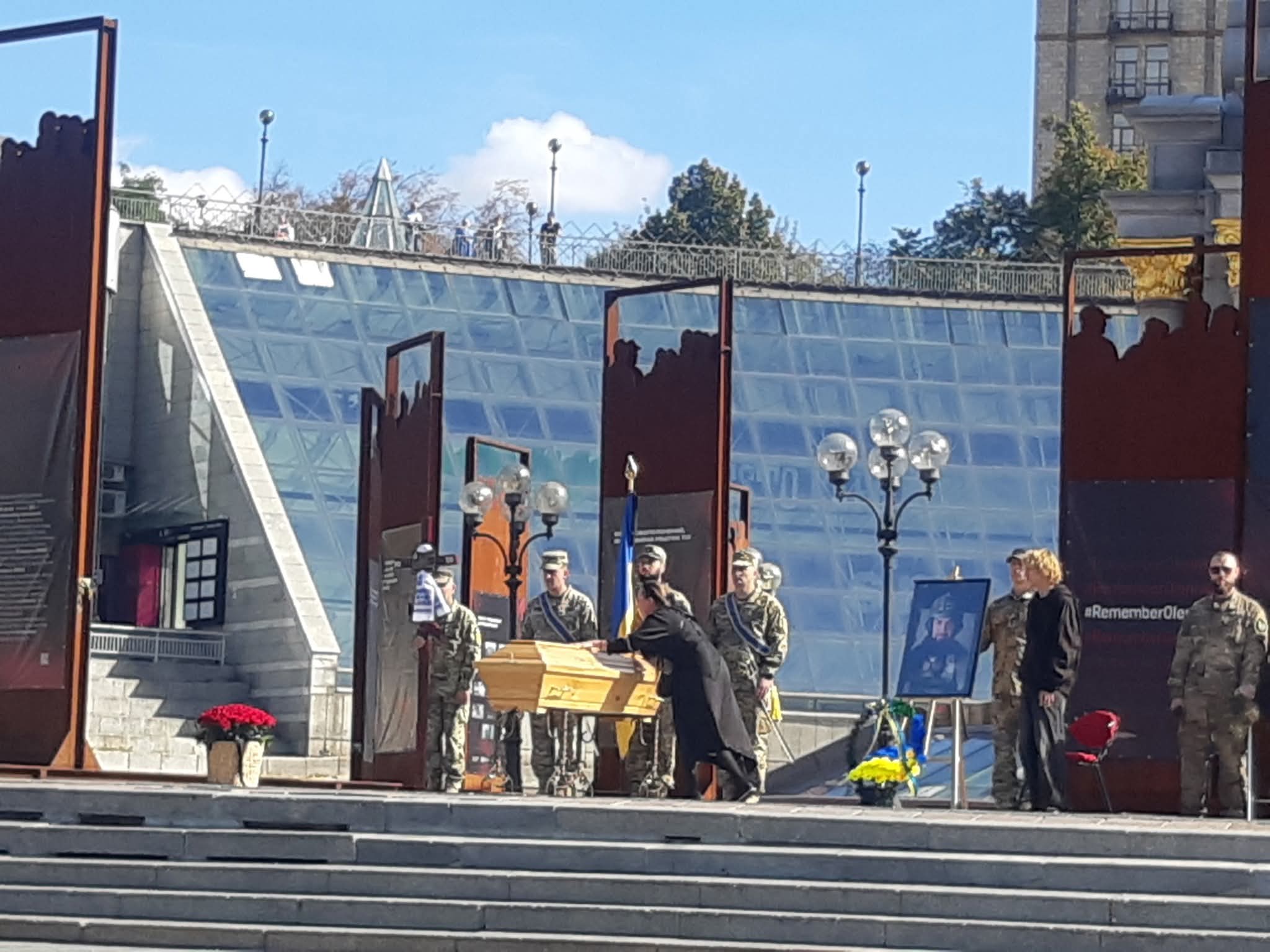 A military farewell ceremony on a Kyiv square
